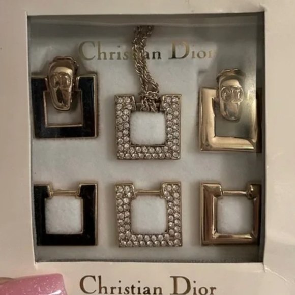 ELANAONPOSH LUXURY GIVEAWAY - Picture 6 of 12